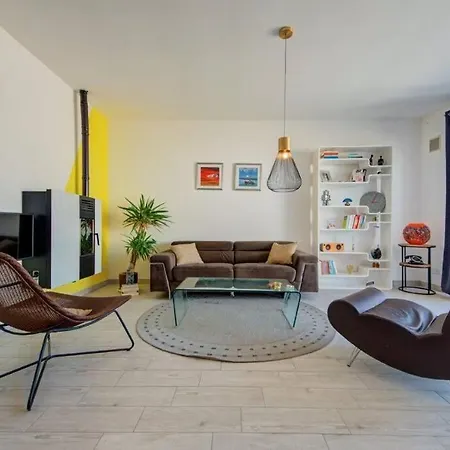 White Lotus, Modern Large-terraced Penthouse In Marsascala Marsaskala