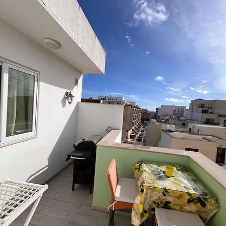 White Lotus, Modern Large-terraced Penthouse In Marsascala Apartment