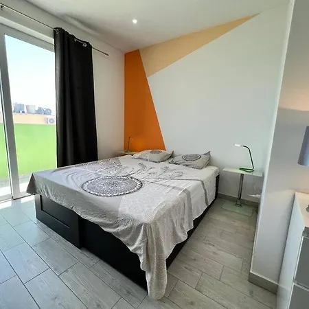 White Lotus, Modern Large-terraced Penthouse In Marsascala Apartamento *
